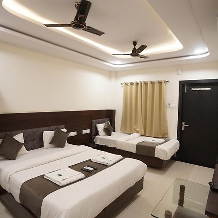 Hotel Dev Kripa Udždžain Exteriér fotografie