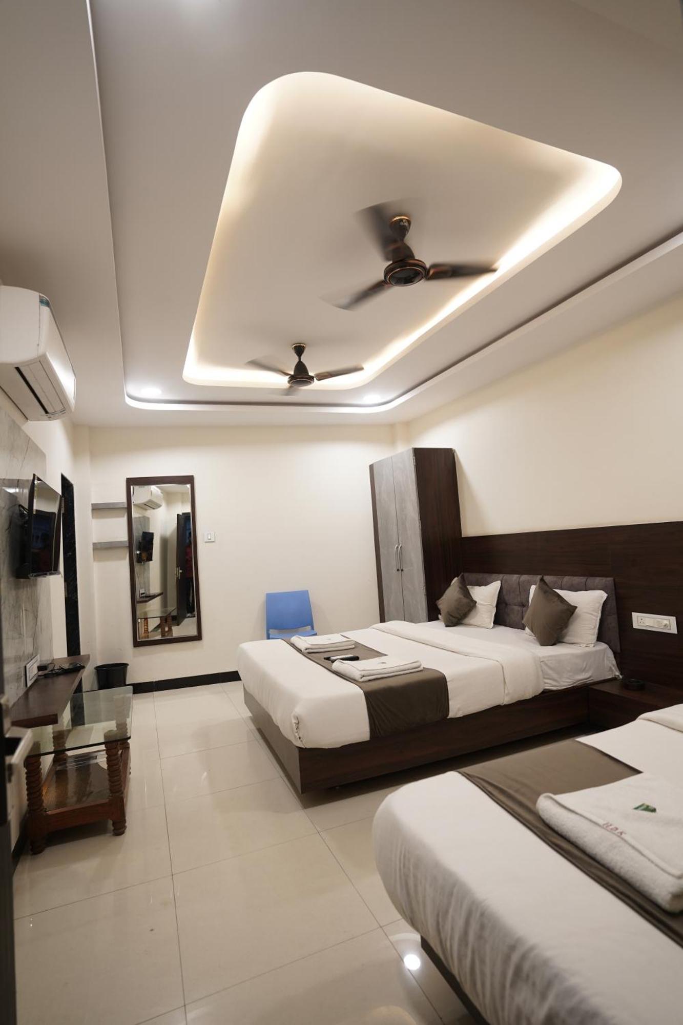 Hotel Dev Kripa Udždžain Exteriér fotografie