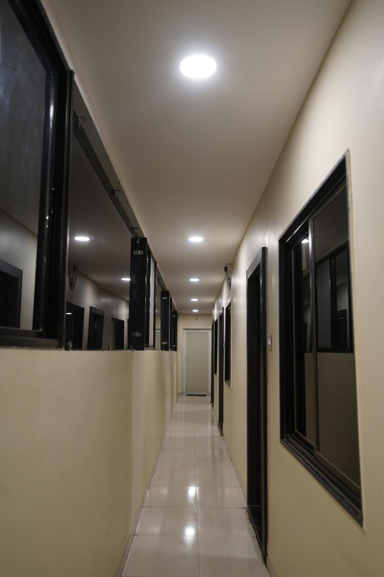 Hotel Dev Kripa Udždžain Exteriér fotografie